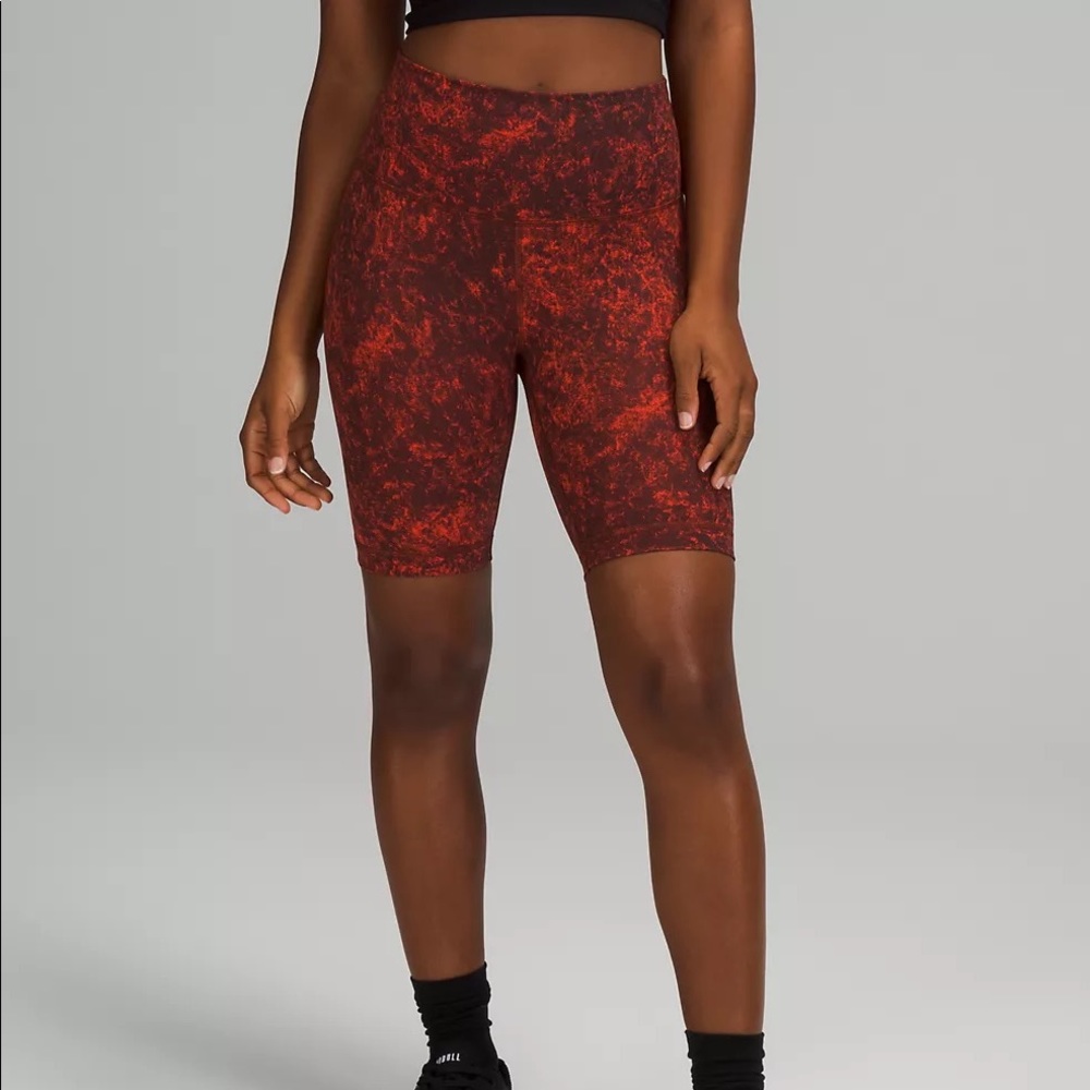 Wunder Train High Rise Short 8”